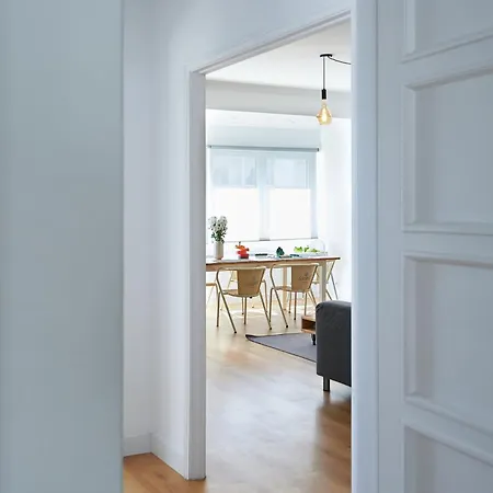 Novo E Lisboa - Perfeito Familias E Amigos